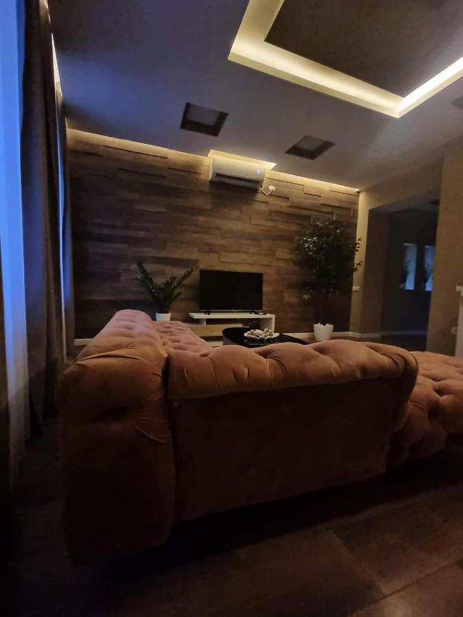 Laci Lak Premium Apartment Орадя Екстер'єр фото