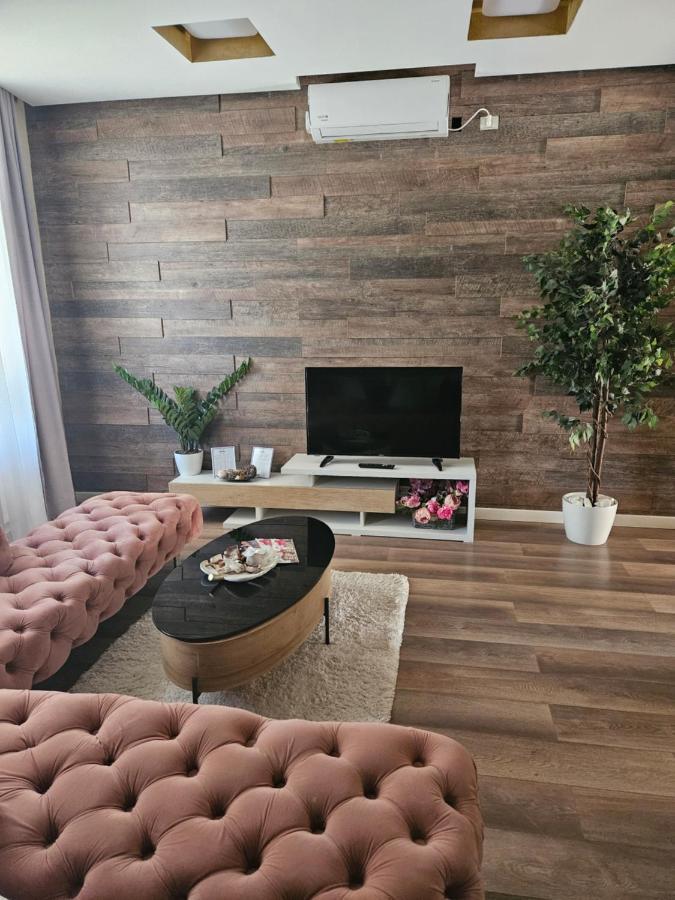 Laci Lak Premium Apartment Орадя Екстер'єр фото